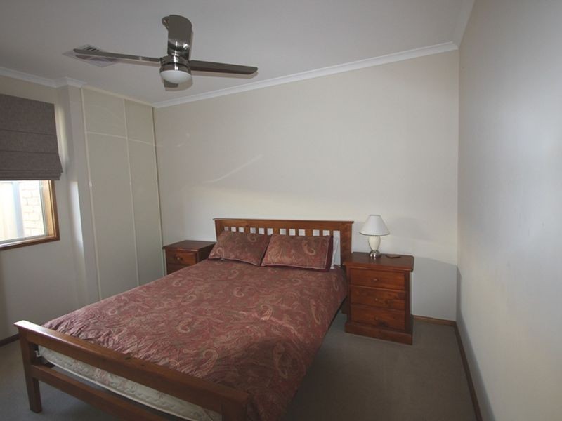 38 Lyndon Avenue, Moonta Bay SA 5558