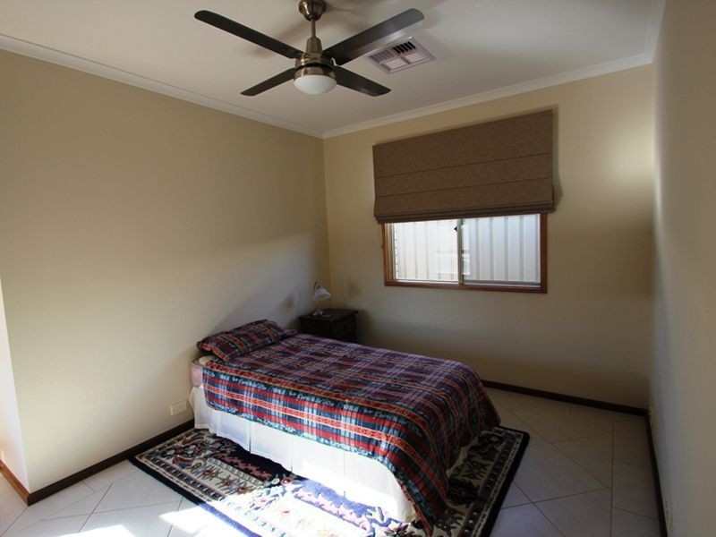 38 Lyndon Avenue, Moonta Bay SA 5558