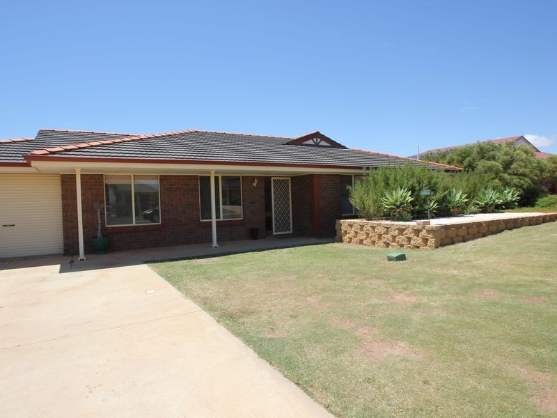 6 Gilmore Crescent, Wallaroo SA 5556