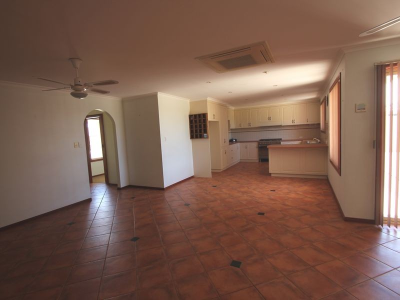 6 Gilmore Crescent, Wallaroo SA 5556