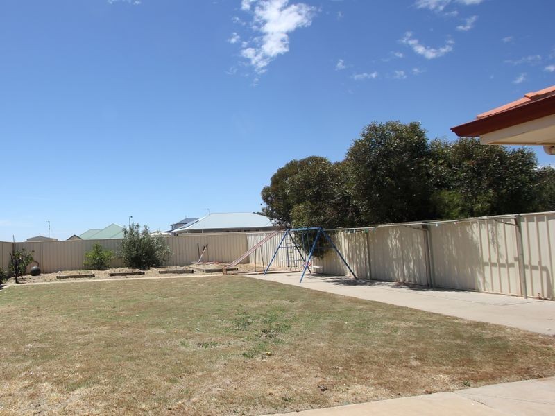 6 Gilmore Crescent, Wallaroo SA 5556