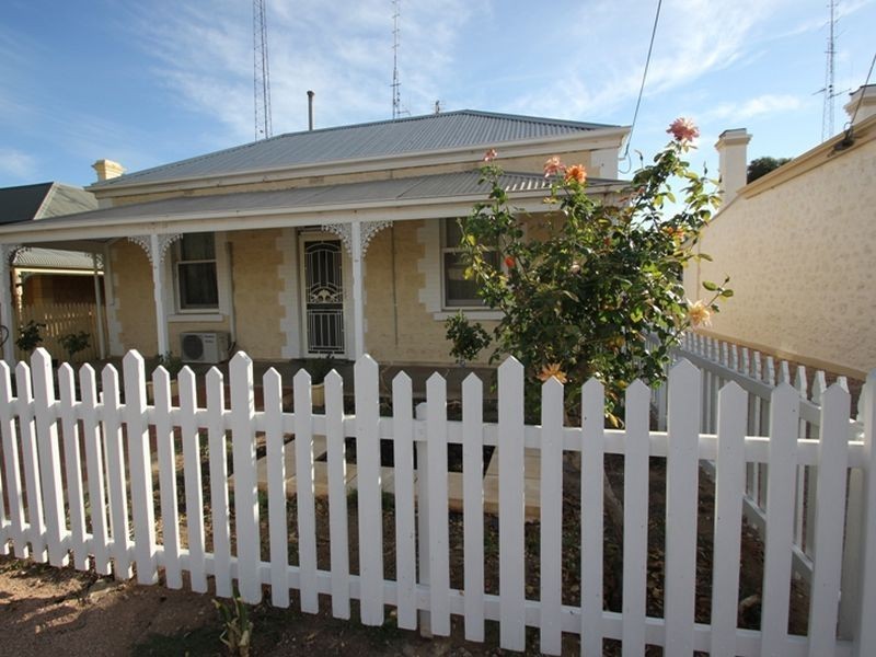 106 George Street, Moonta SA 5558