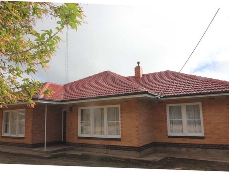 32 Bay Road, Moonta Bay SA 5558