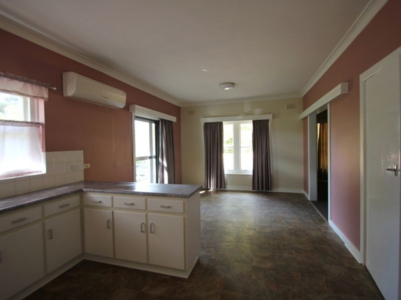 32 Bay Road, Moonta Bay SA 5558