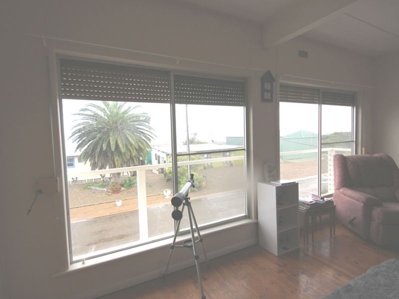 6 Kerley Street, Port Broughton SA 5522
