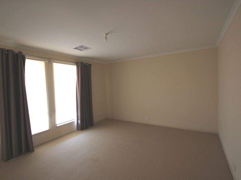 8 Gill Street, Moonta Bay SA 5558