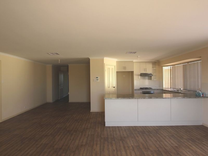 8 Gill Street, Moonta Bay SA 5558