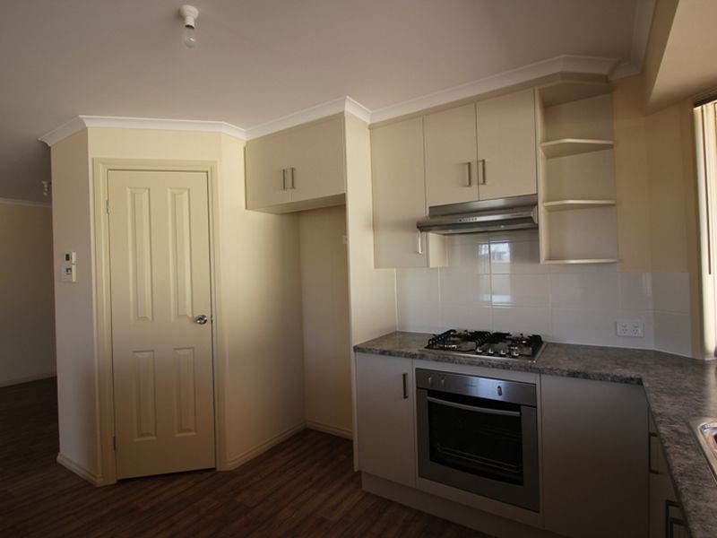 8 Gill Street, Moonta Bay SA 5558