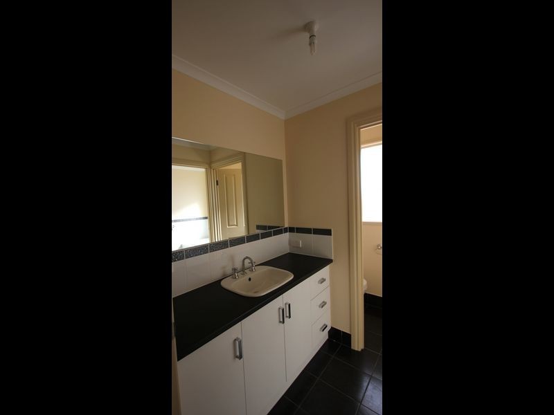 8 Gill Street, Moonta Bay SA 5558