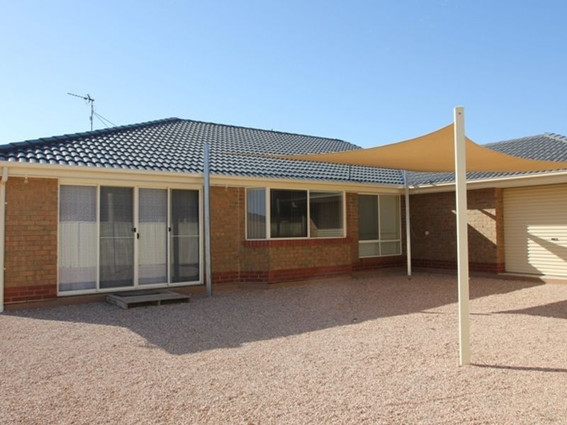 8 Gill Street, Moonta Bay SA 5558
