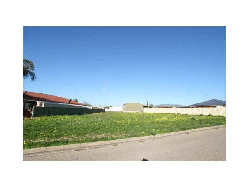 4 Stocker Street, Moonta Bay SA 5558