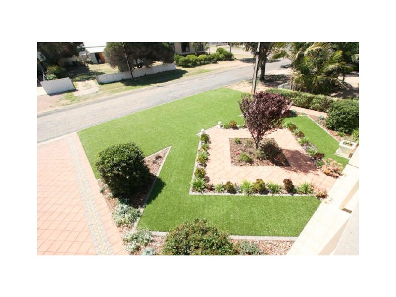 8 Randolph Street, Port Hughes SA 5558