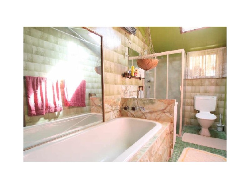 15 Trelawney Street, Moonta Bay SA 5558