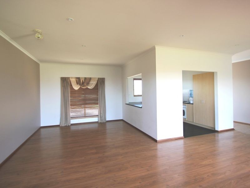 5 Stephen Crescent, Tickera SA 5555