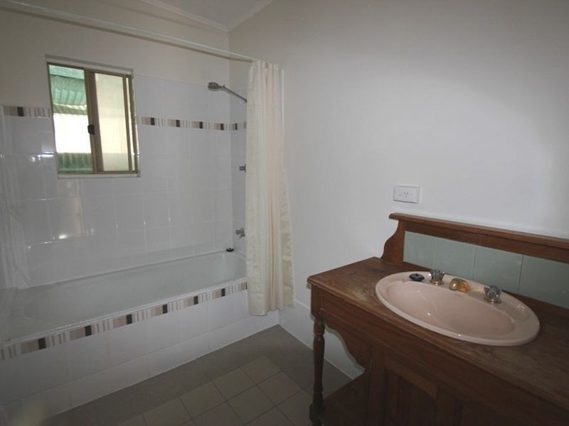 10 Cornish Terrace, Wallaroo SA 5556
