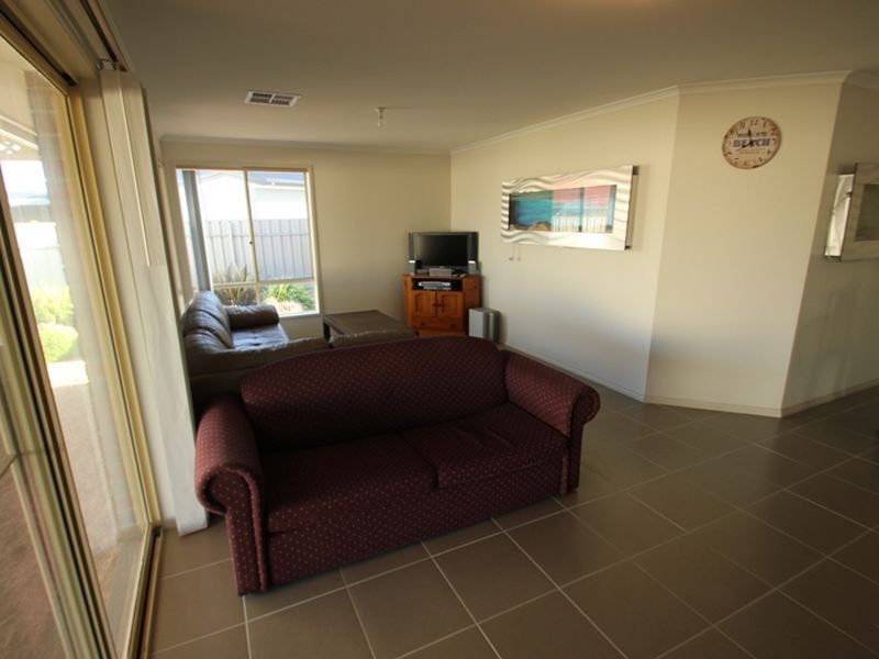 2 Couch Close, Moonta Bay SA 5558