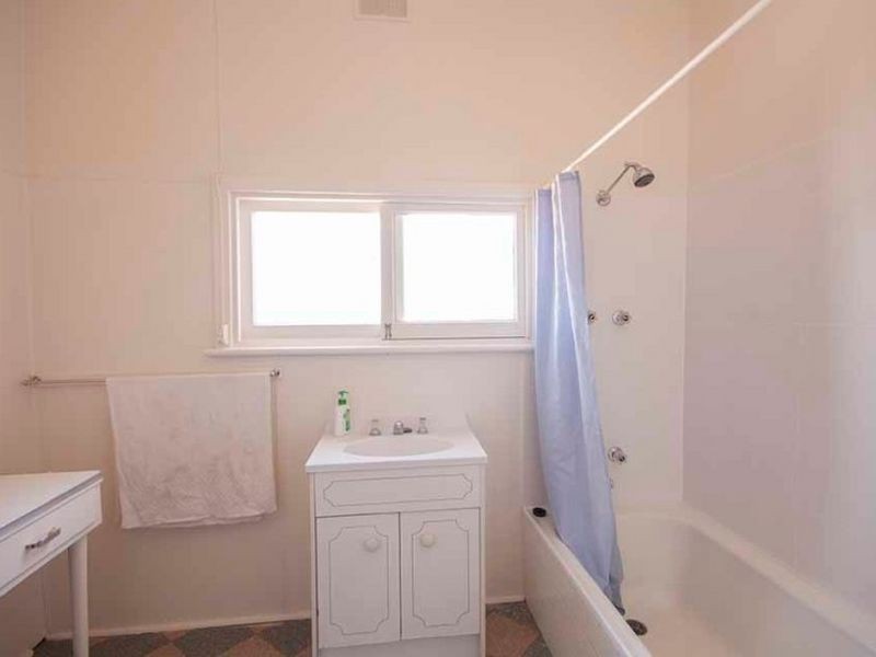 15 Irwin Street, Wallaroo SA 5556