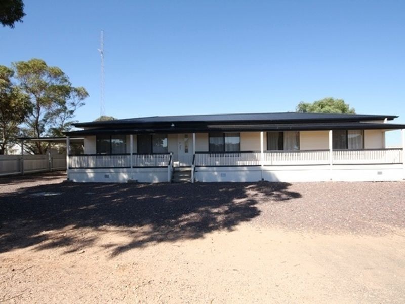 12 Cornish Terrace, Wallaroo SA 5556