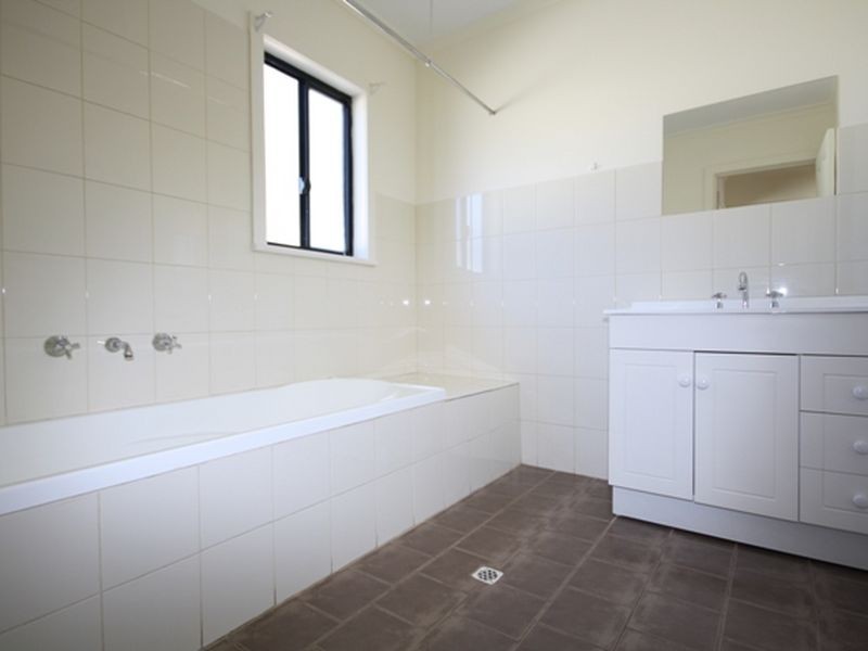 12 Cornish Terrace, Wallaroo SA 5556