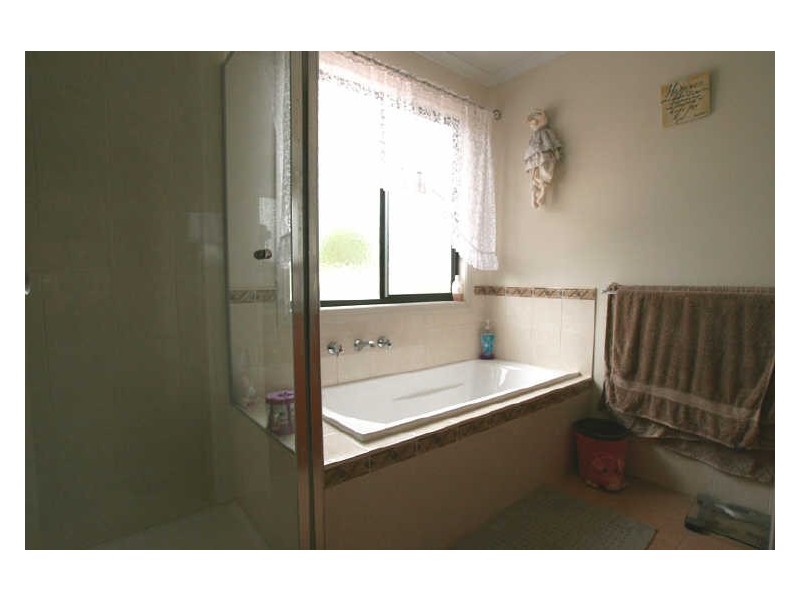 70 Tiddy Avenue, Maitland SA 5573