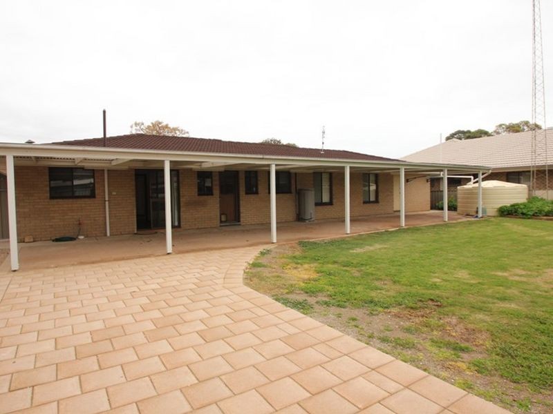 100 Bay Road, Moonta Bay SA 5558