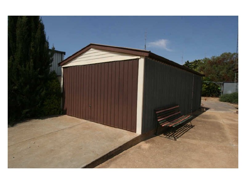 17 Rossiters Road, Moonta Bay SA 5558