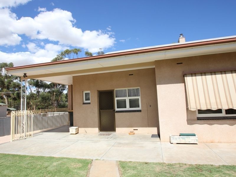 24 Milne Terrace, Moonta SA 5558