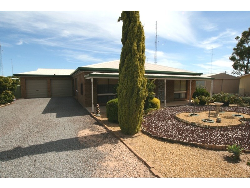 6 Lyndon Avenue, Moonta Bay SA 5558