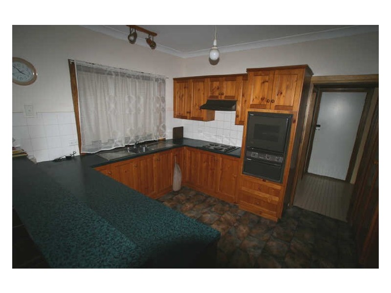 6 Lyndon Avenue, Moonta Bay SA 5558