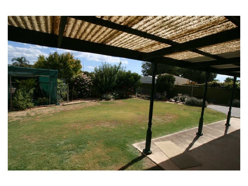 6 Lyndon Avenue, Moonta Bay SA 5558