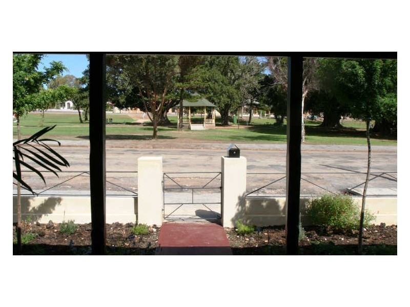 64 George Street, Moonta SA 5558