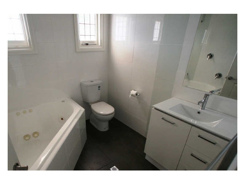 64 George Street, Moonta SA 5558
