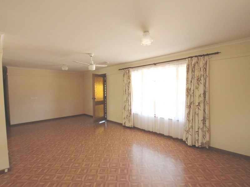 24 Rossiters Road, Moonta Bay SA 5558