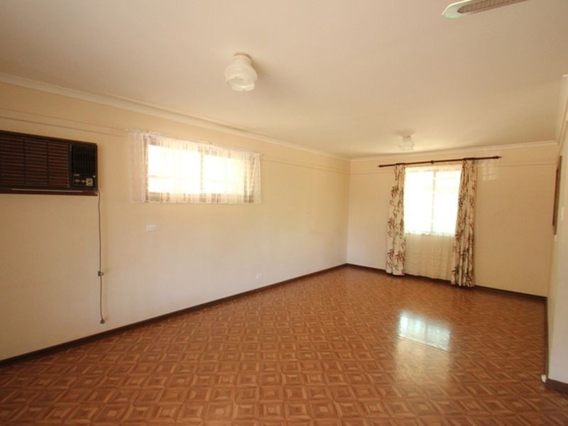 24 Rossiters Road, Moonta Bay SA 5558
