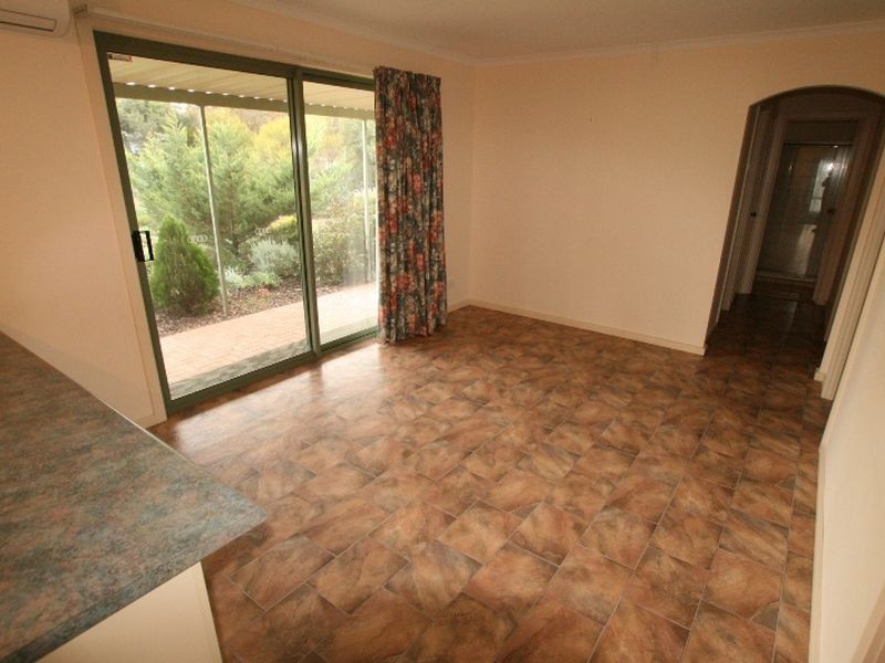 16 Moonta Road, Moonta Bay SA 5558