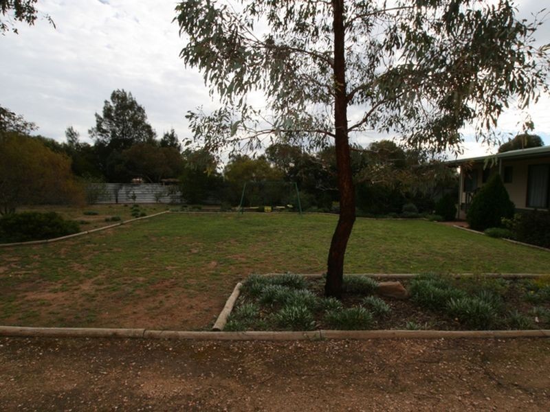 16 Moonta Road, Moonta Bay SA 5558