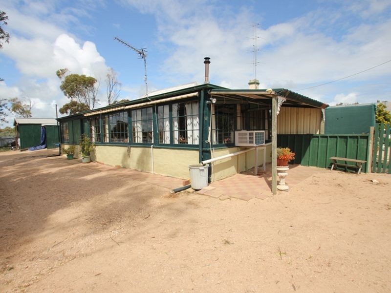 24 Marshall Road, Moonta SA 5558