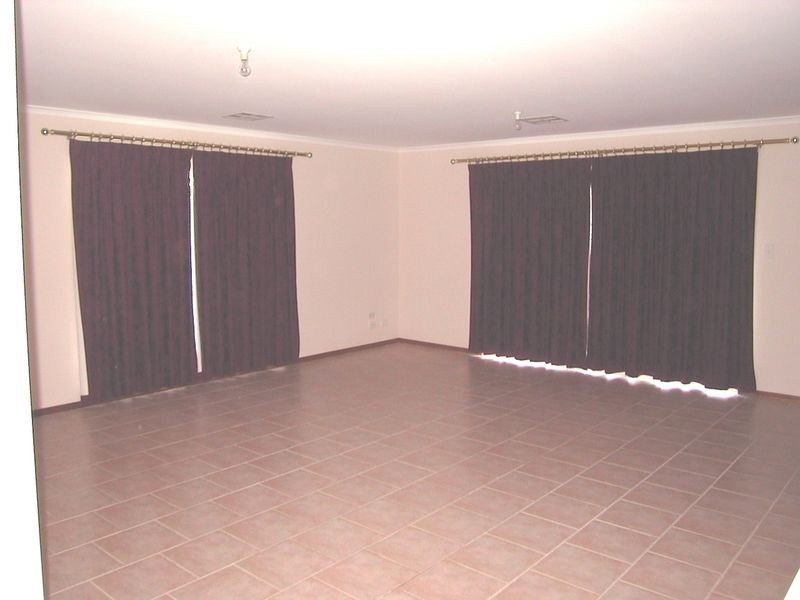 36 Moontana Avenue, Moonta Bay SA 5558