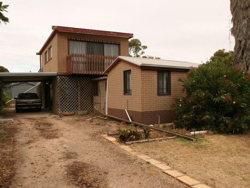 8 Moontana Avenue, Moonta Bay SA 5558