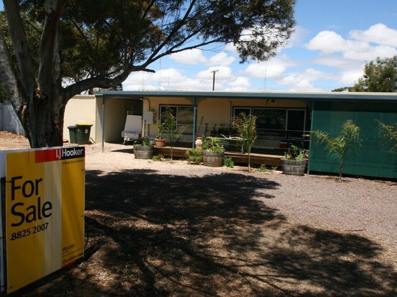 27 First Street, North Moonta SA 5558