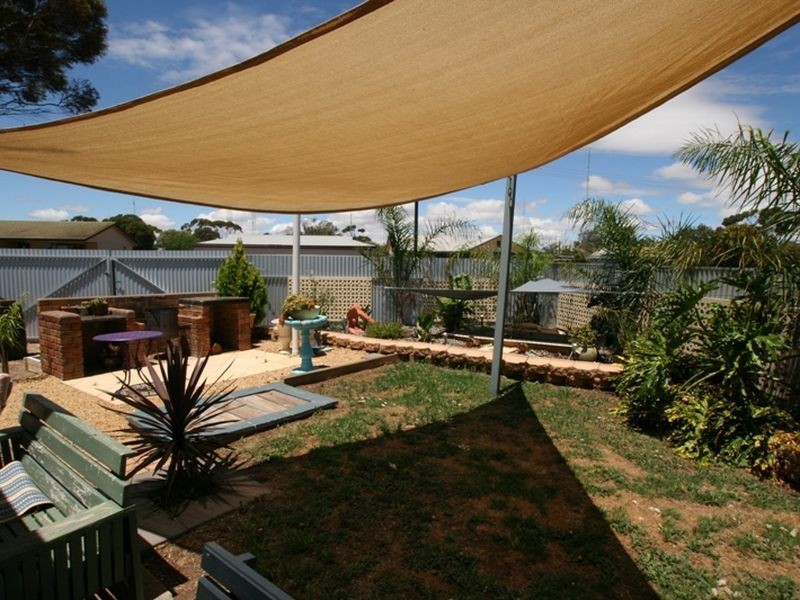 27 First Street, North Moonta SA 5558