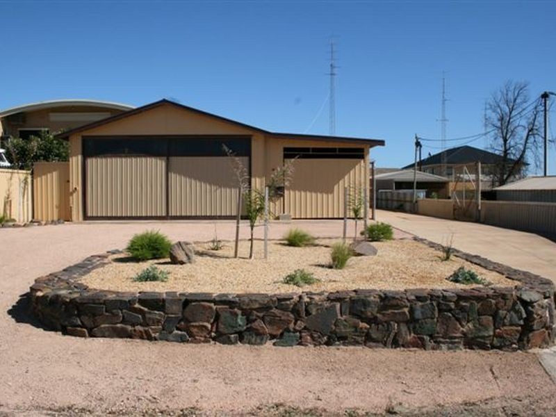 9 Trelawney Street, Moonta Bay SA 5558