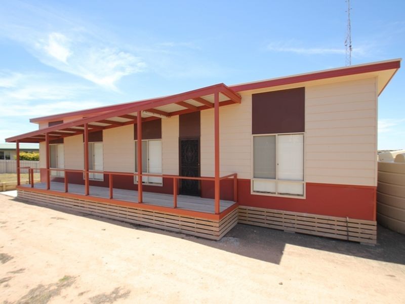 33 Victoria Street, Moonta Bay SA 5558