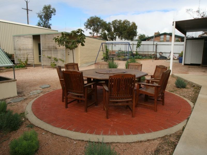 121 Bay Road, Moonta Bay SA 5558
