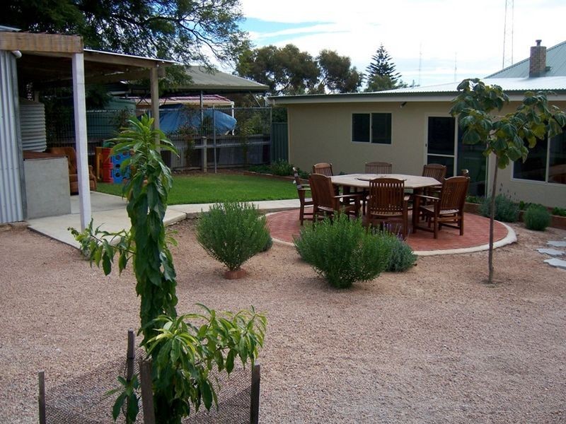 121 Bay Road, Moonta Bay SA 5558