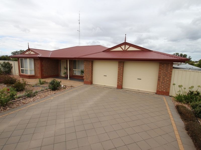 66 Cambridge Street, Moonta Bay SA 5558