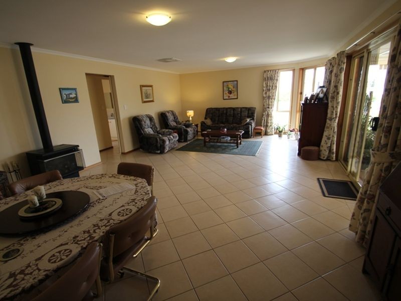 66 Cambridge Street, Moonta Bay SA 5558