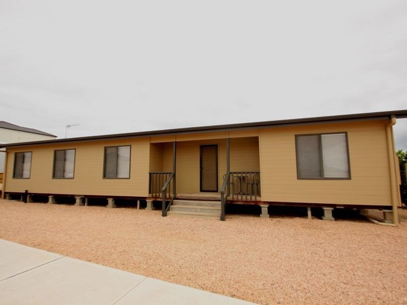 12 Loller Street, Moonta Bay SA 5558