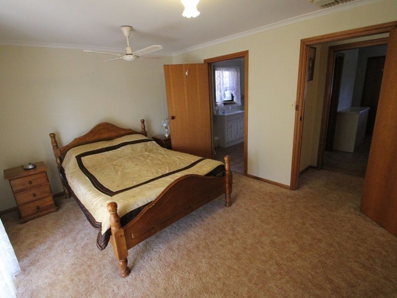3 Highview Grove, Moonta Bay SA 5558