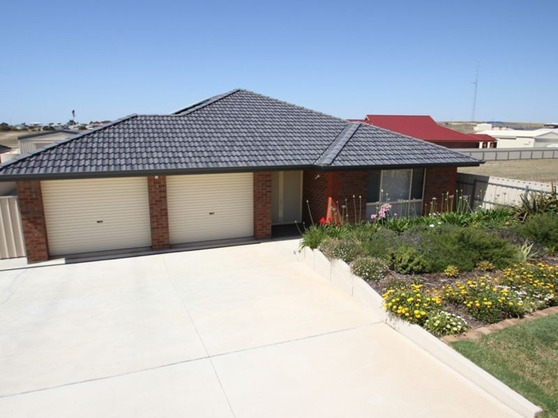 30 Gill Street, Moonta Bay SA 5558